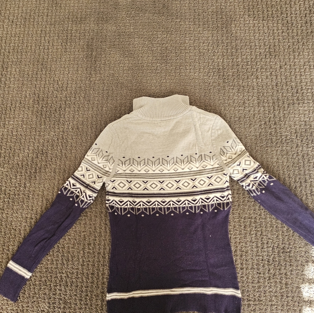 Nils, women sweater sz S.